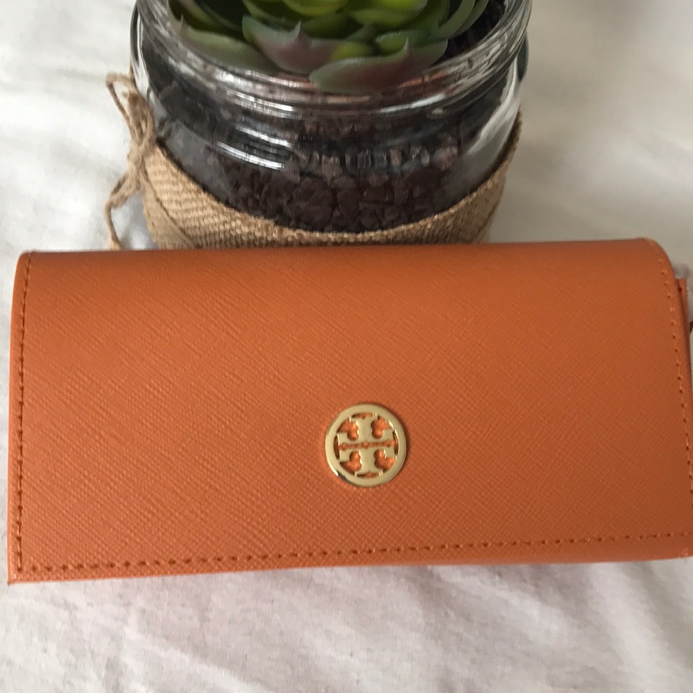 Tory butch Sunglass case